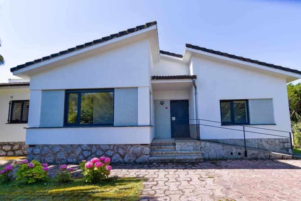 ¡Nuevo! Espectacular Casa En La Playa De Berria Villa Santona Luaran gambar